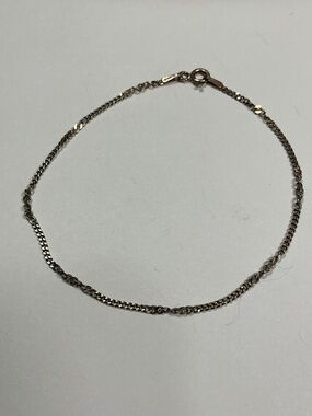 YGI Sterling Silver Petite Curb Chain Bracelet. 7.5 inches long
